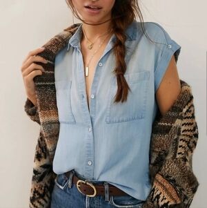 Anthropologie Cloth & Stone Tasha Chambray Button Down Short Sleeve Top Size S